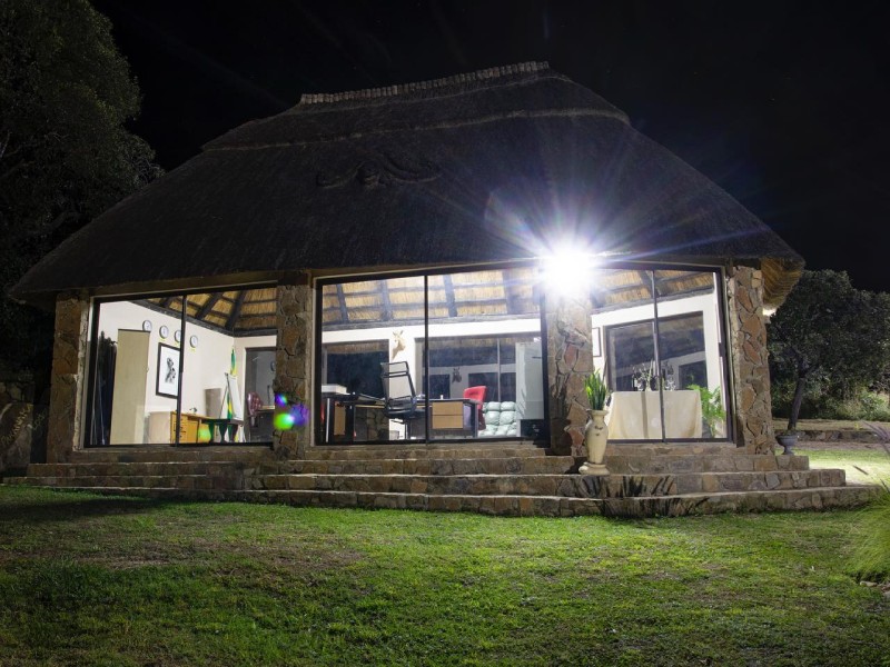 Pakanaka Lodge